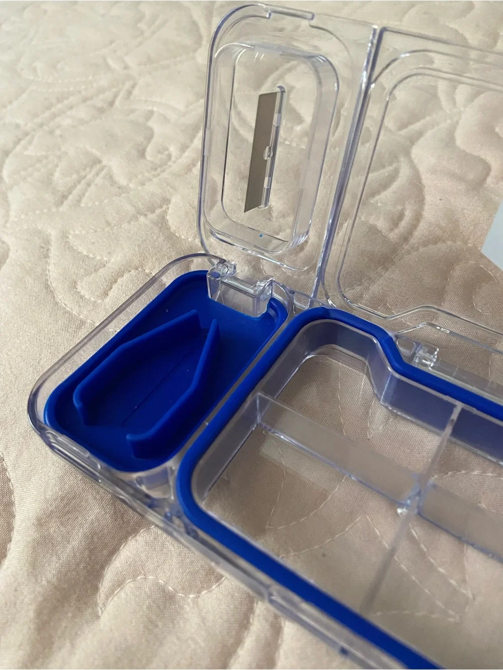 Pill Cutter and Splitter Blade Tablet Case Medication Box Holder Portable Pocket